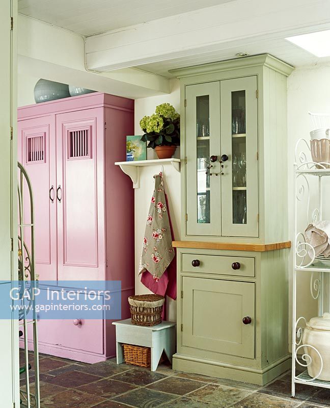 Colourful kitchen cupboards 