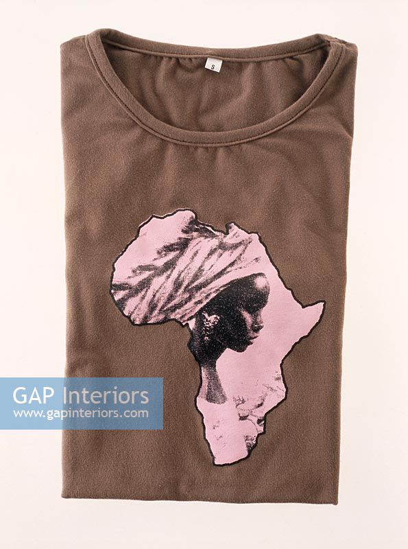 Shirt with a logo of Africa