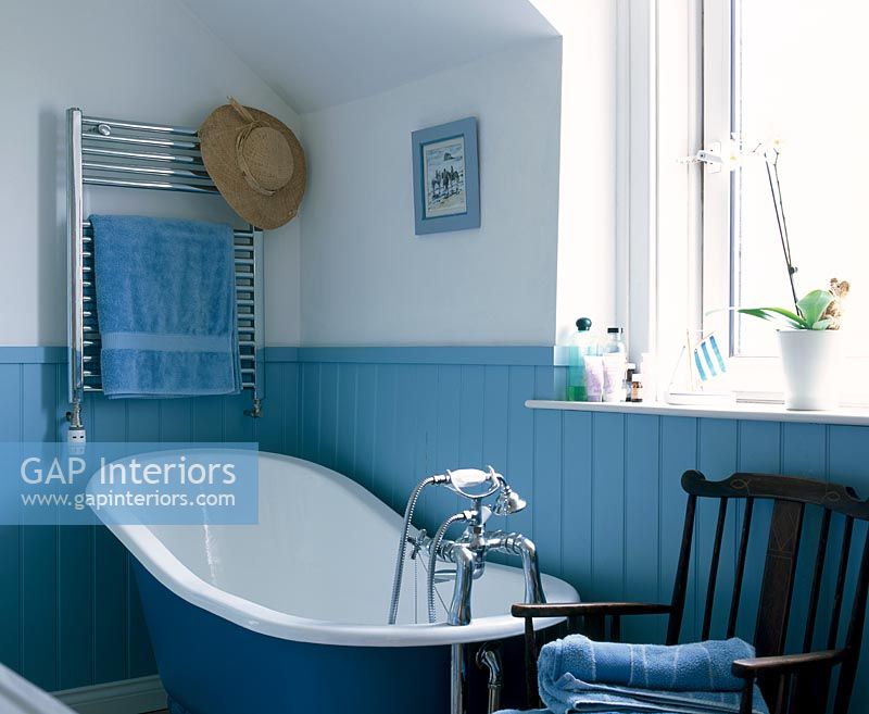 Country style blue bathroom