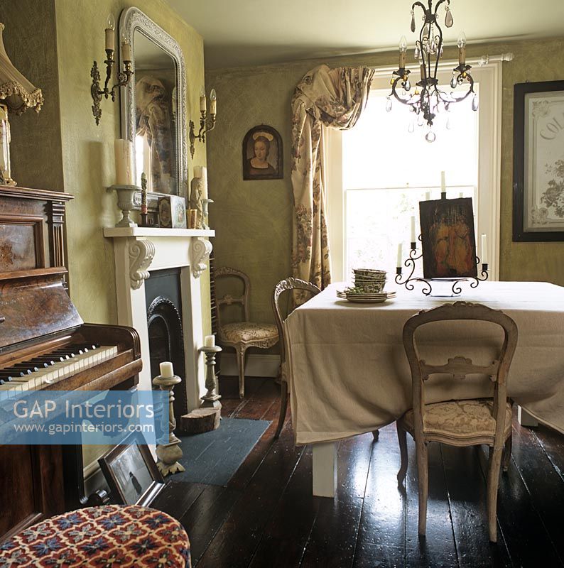Piano in classic dining room 