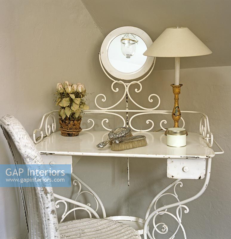 Small metal dressing table 