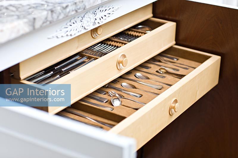 Classic cutlery drawer, detail