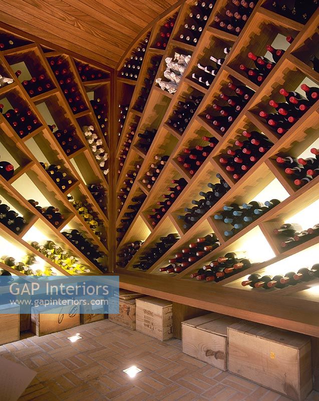 Modern wine cellar with customised storage