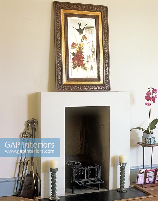Decorative mirror over fireplace 