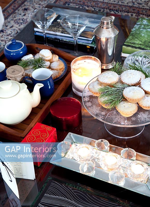 MInce pies on coffee table