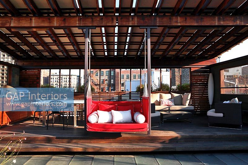 Modern roof terrace with covered entertaining area