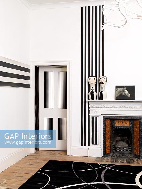 Black and white feature walls