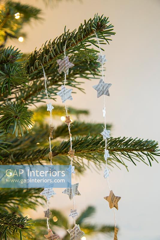 Creating a simple Christmas decoration using newspaper and string - finished decorations
