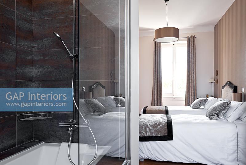 Classic bedroom with shower