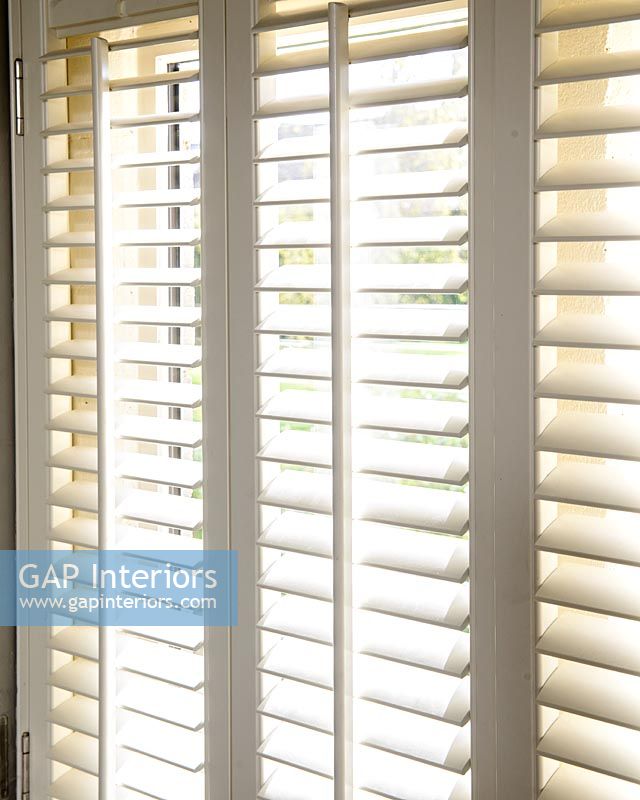 Louvered shutters