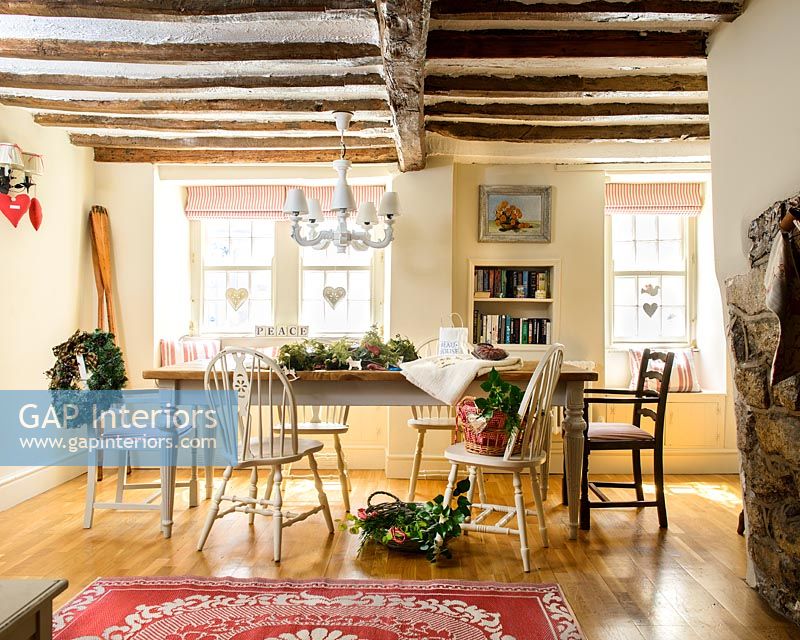 Country dining room decorated for christmas