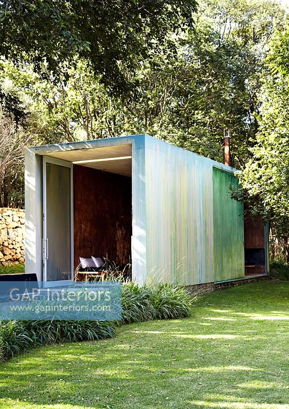 Contemporary summerhouse
