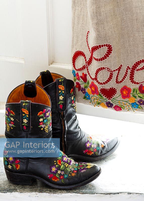 Patterned boots