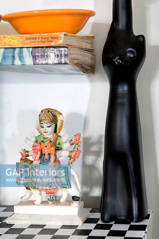 Black cat vase and ornament