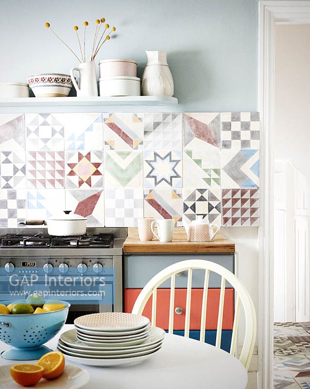 Patterned tiles in kitchen