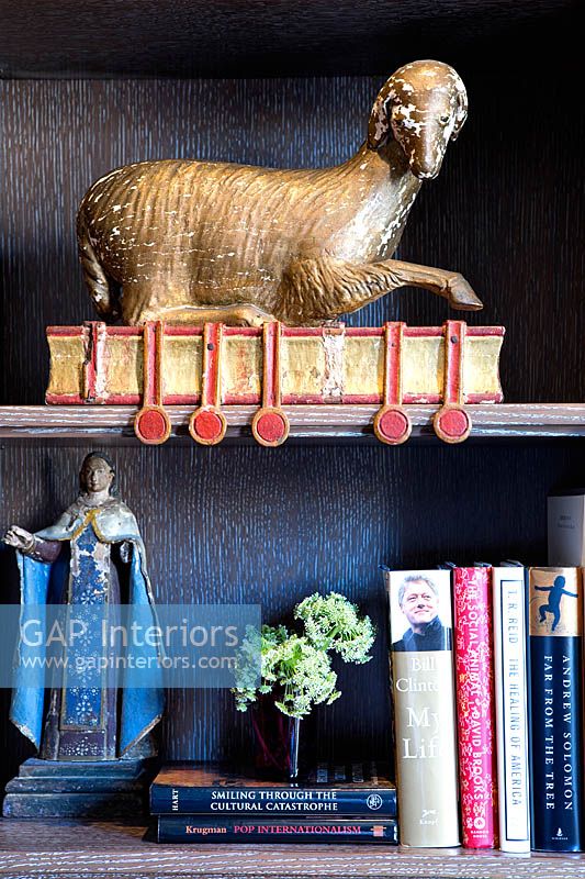Ornaments on bookcase 