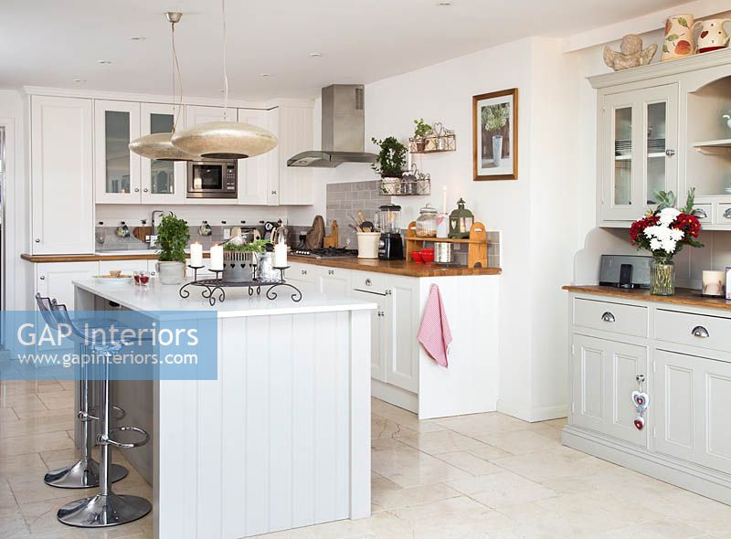 White kitchen with christmas decorations