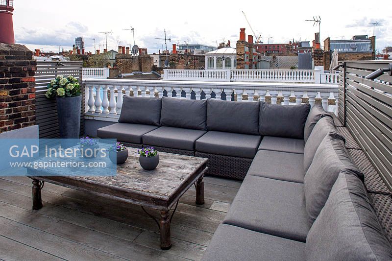 Roof terrace with faux decking