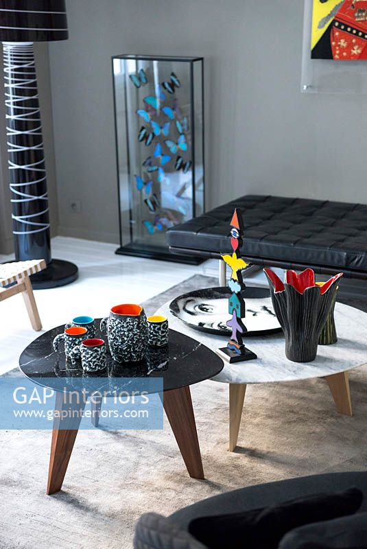 Colourful accessories on coffee tables
