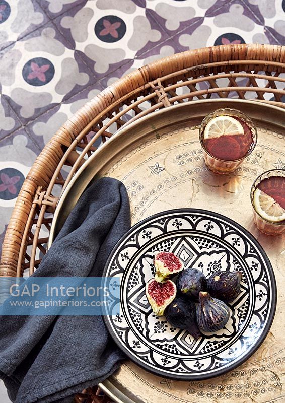 Figs on patterned plate