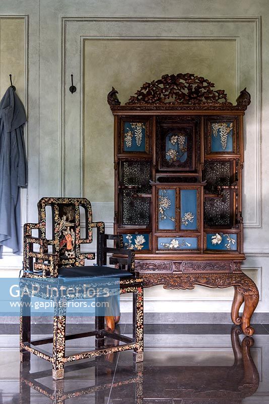 Ornate oriental style classic furniture 