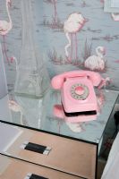 Pink retro telephone 