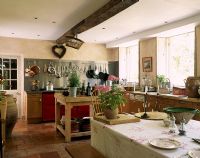 Country kitchen and dining room 