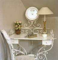 Small metal dressing table 
