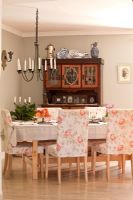 Country style dining room 