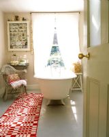 Eclectic country bathroom 