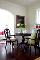 Table and chairs in classic living room 