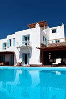 Luxury villa and swimming pool 