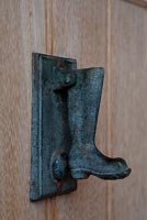 Novelty door knocker