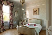 Vintage bedroom 