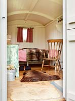 Caravan converted into summerhouse
