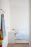 Minimal childs bedroom