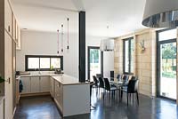 Contemporary open plan kitchen and dining area