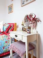 Compact dressing table