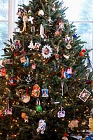 Christmas tree with family photos