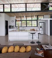 Contemporary open plan kitchen and dining area