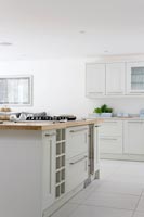 Pale grey kitchen units