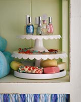 Cake stand used to store bathroom accessories 