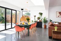 Colourful dining room 