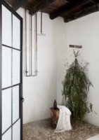 Rustic shower cubicle