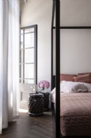 Elegant guest bedroom