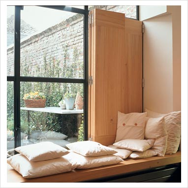 GAP Interiors - Modern window seat - Picture library specialising ...