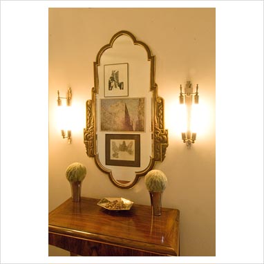GAP Interiors - Console table and mirror in modern hallway - Picture 