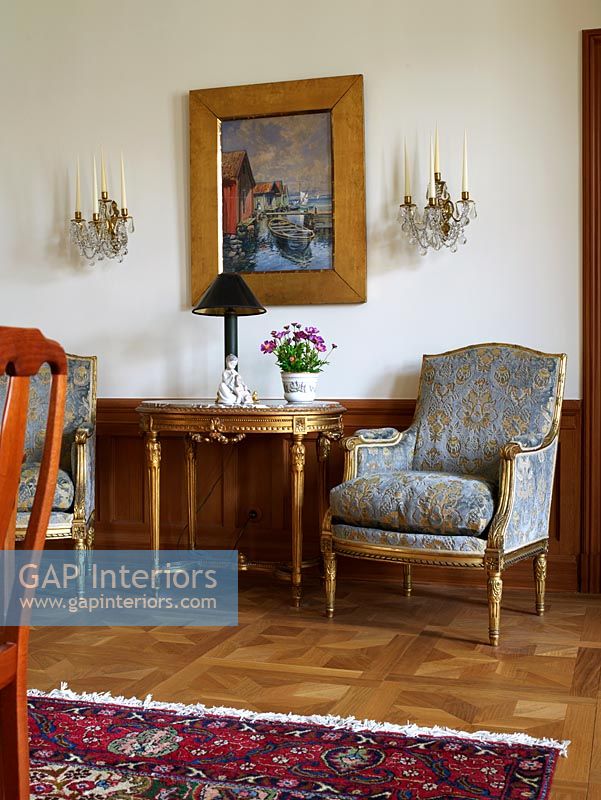 Traditional seating area in dining room 