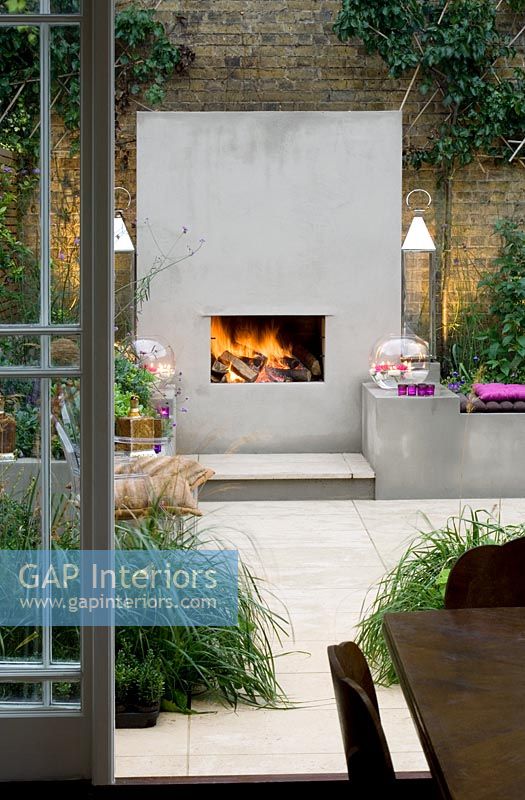 Modern garden with fireplace