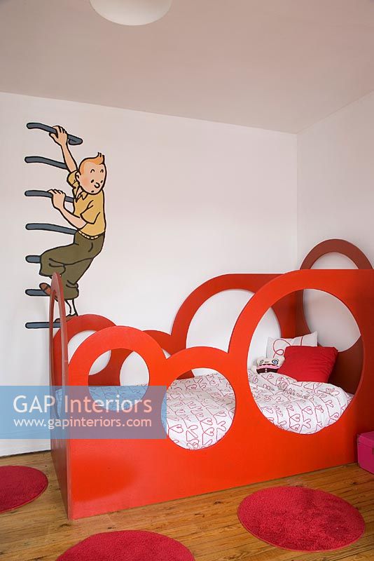 Modern childrens room with Tin Tin mural 